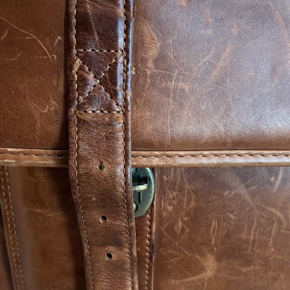 Vintage Wilsons, cognac leather messenger bag. - Picture 13 of 16